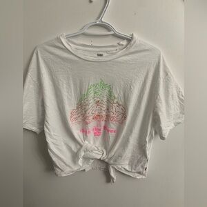 Levi’s short sleeve oversized size small